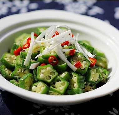 白灼黄秋葵的家常做法